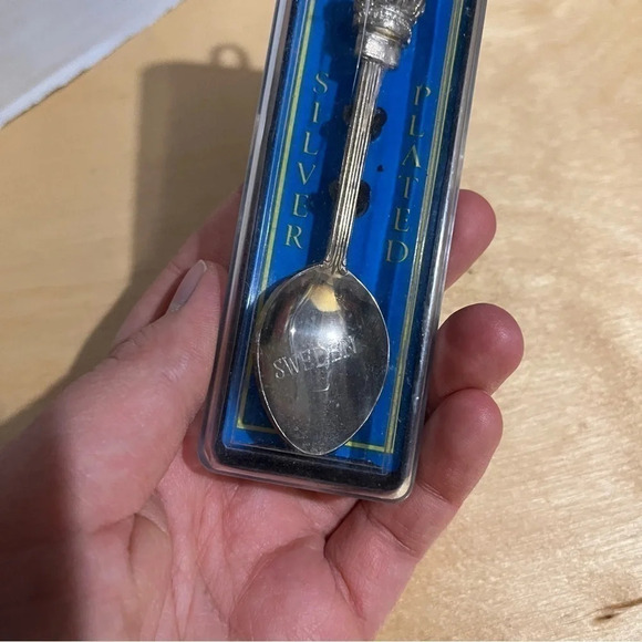 Silver Collectors Spoon Sweden stamp in Bowl Swiss Crown on handle w/box - Picture 2 of 5